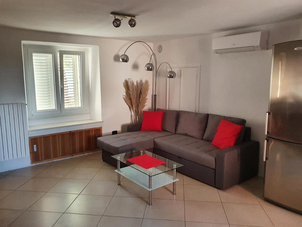 Apartment Chuck Vrh  Esterno foto