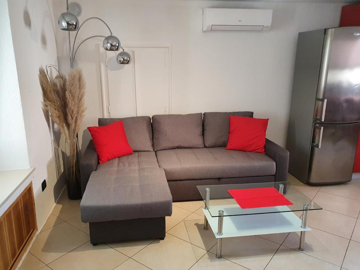 Apartment Chuck Vrh  Esterno foto