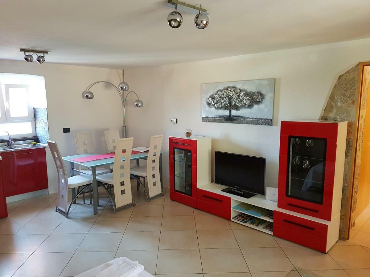 Apartment Chuck Vrh  Esterno foto
